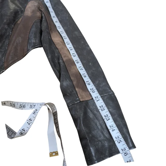 Fashion Nova Two-Tone Faux Leather Moto Jacket Medium Cropped Y2K Streetwear Z - Picture 10 of 10